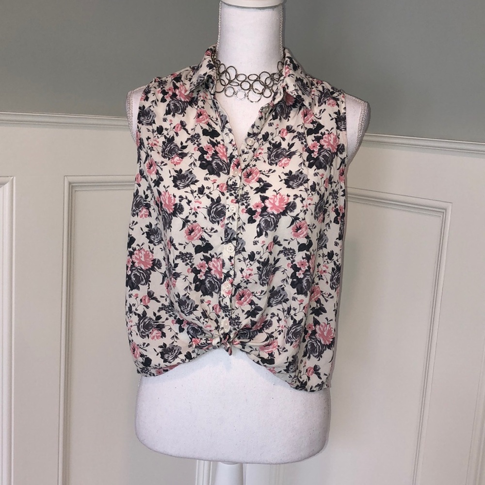 😍 4 for $20 Sz L Sleeveless Floral Blouse by XXI